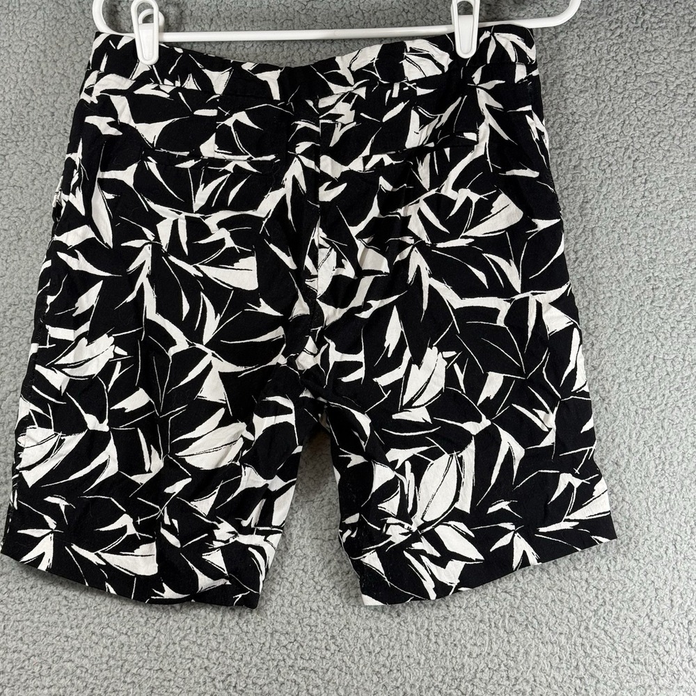 Mario Serrani Women's Size 6 Italy Comfort Stretch Shorts Leaf Print Tropical - Picture 4 of 14